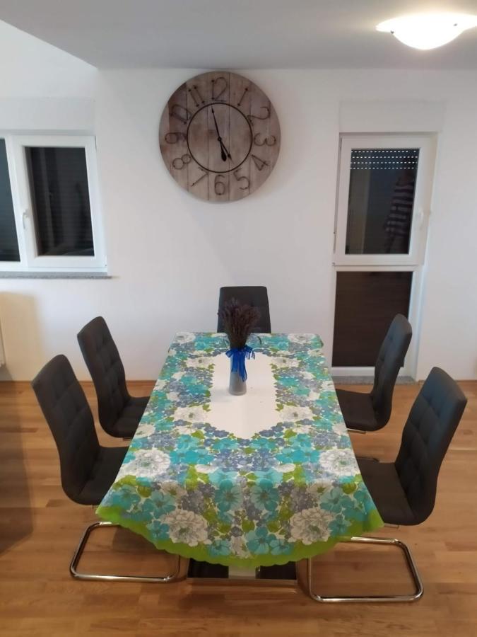 Apartma Jasmina *